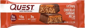 Quest® Hero Crispy Baton Proteic cu Aroma de Ciocolata, Nuci Pecan si Caramel, 60 g